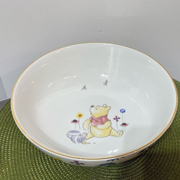 Disney Winnie the Pooh with Flowers Serving Bowl NWT - Picture 2 of 6